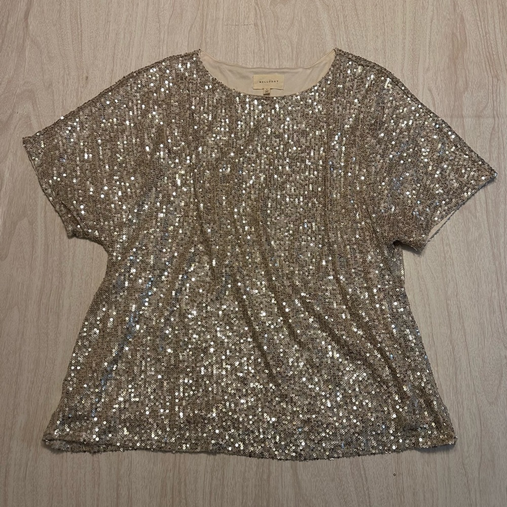 MELLODAY Shimmering Gold Sequin Short Sleeve Top